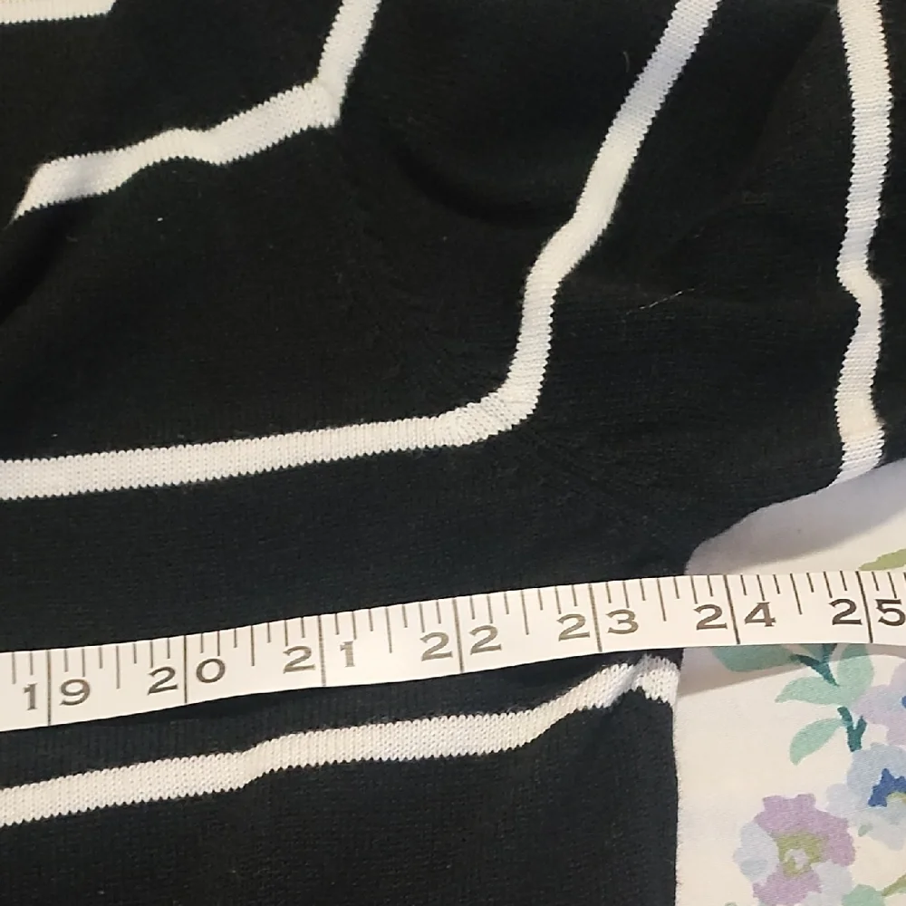 South Pole Black‎ and White Zip Up Sweater